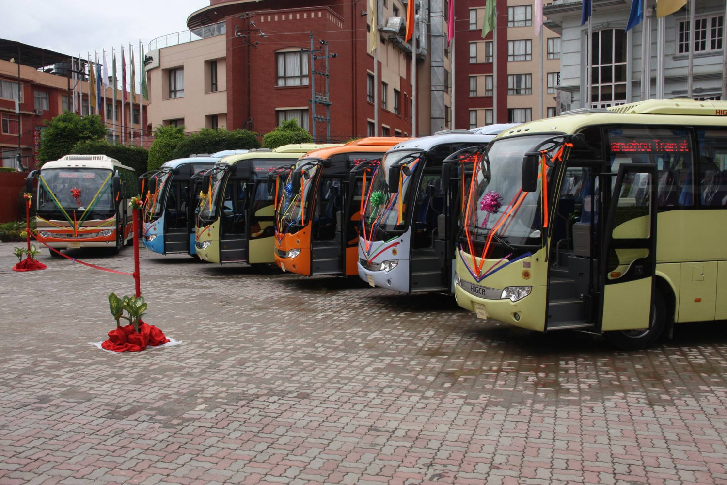 Pokhara half and full day sightseeing vehicle renting service